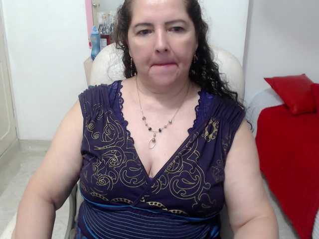 leonela-68 live cam on BongaCams