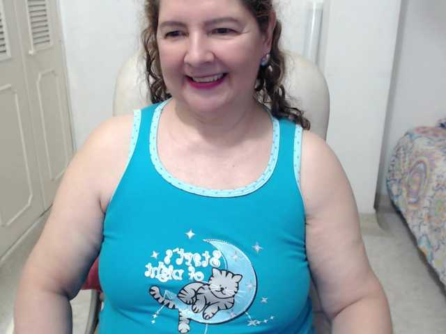 leonela-68 live cam on BongaCams