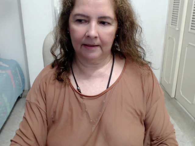 leonela-68 live webcam show