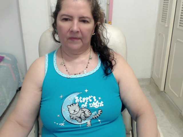 leonela-68 cam belle