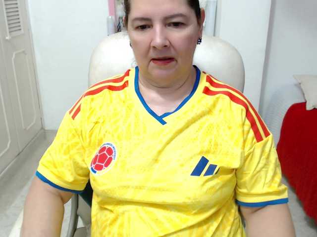 leonela-68 online