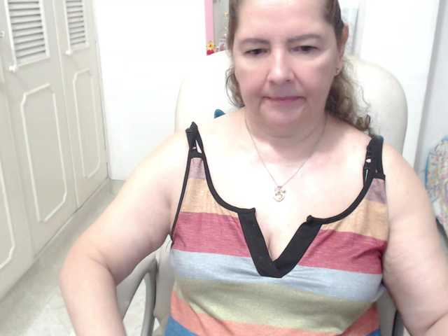 leonela-68 live cam on BongaCams