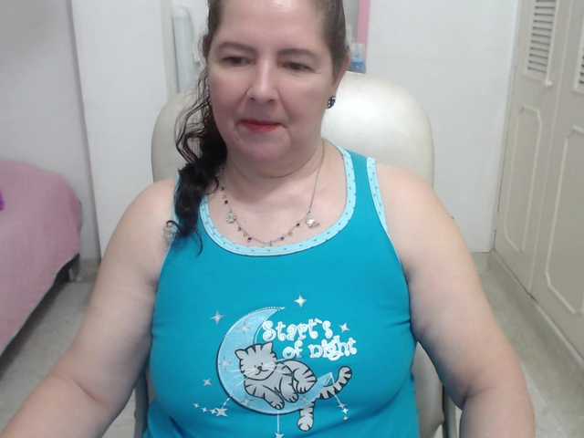 leonela-68 live cam on BongaCams