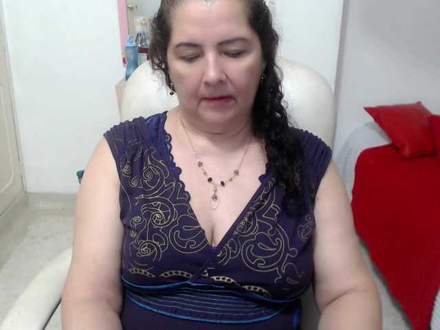 leonela-68 live cam on BongaCams