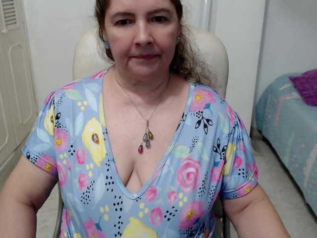 leonela-68 live webcam show