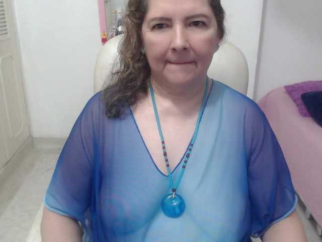 leonela-68 live cam on BongaCams