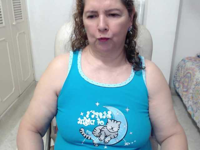 leonela-68 live cam on BongaCams