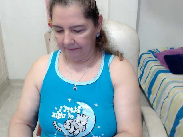 leonela-68 live cam on BongaCams