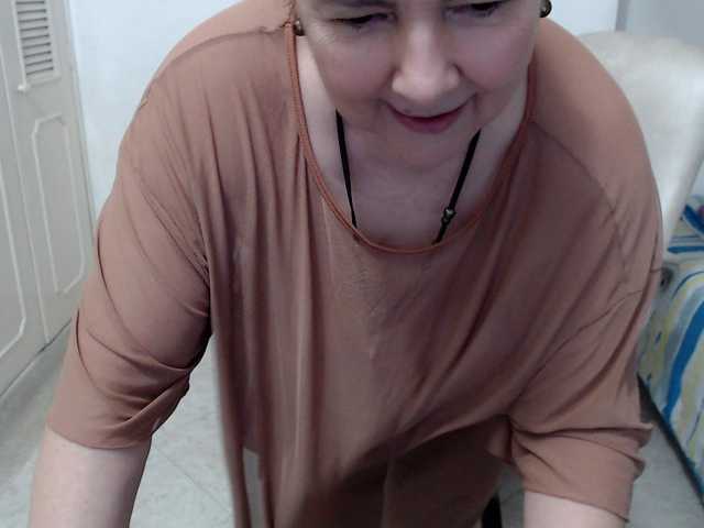 leonela-68 live cam on BongaCams