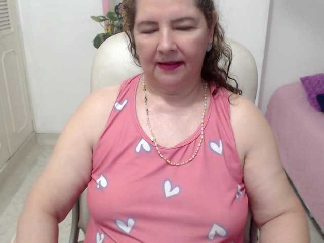 leonela-68 live cam