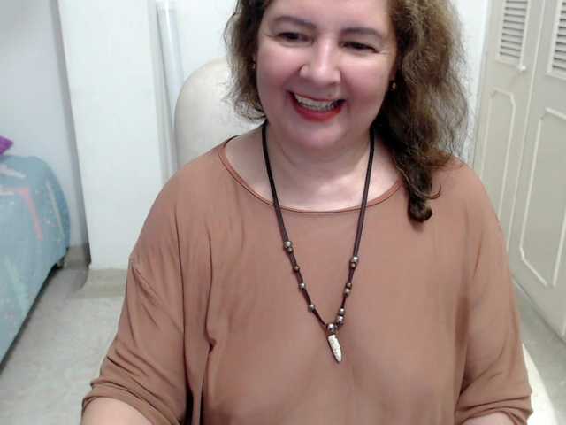 leonela-68 live cam on BongaCams