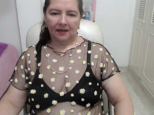 leonela-68 online