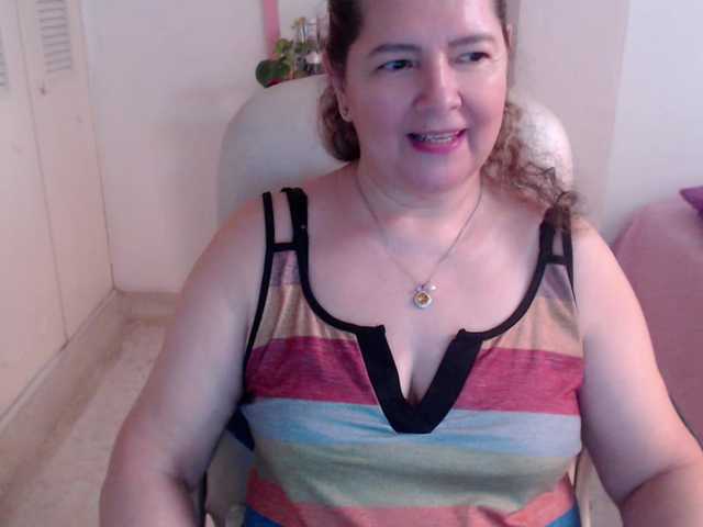 leonela-68 live cam on BongaCams
