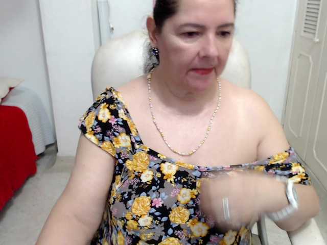 leonela-68 online