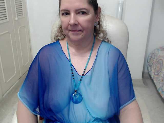 leonela-68 live cam on BongaCams