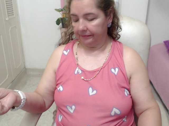 leonela-68 live cam