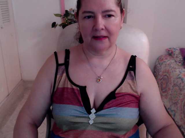 leonela-68 live cam