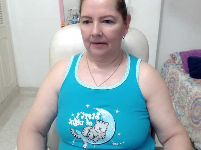 leonela-68 live cam on BongaCams
