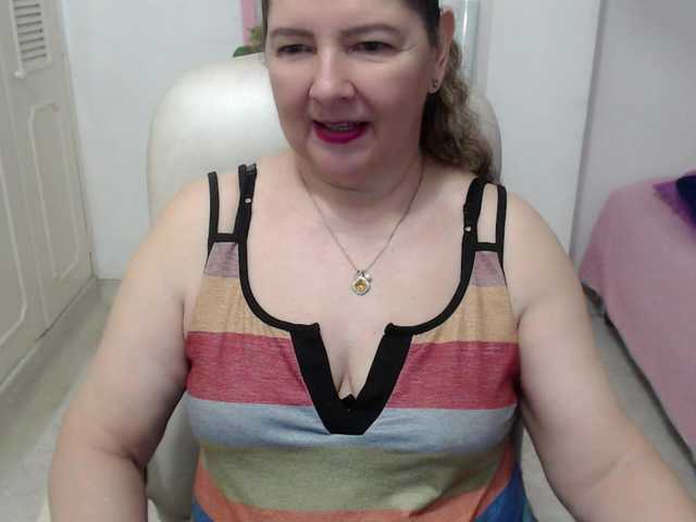 leonela-68 live cam on BongaCams