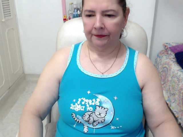 leonela-68 live cam on BongaCams