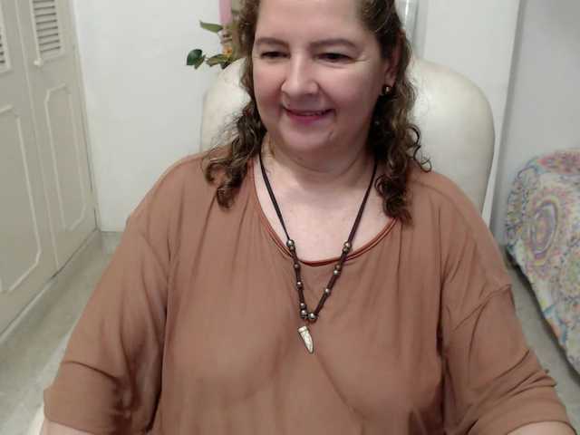leonela-68 live cam on BongaCams