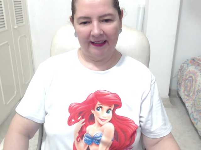 leonela-68 live cam on BongaCams