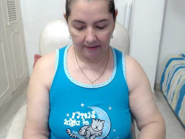 leonela-68 live cam on BongaCams