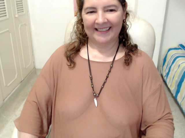 leonela-68 live cam preview