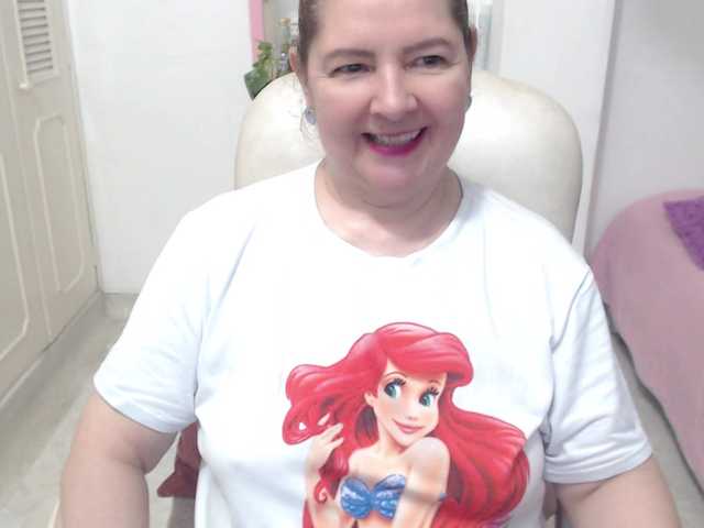 leonela-68 live cam on BongaCams