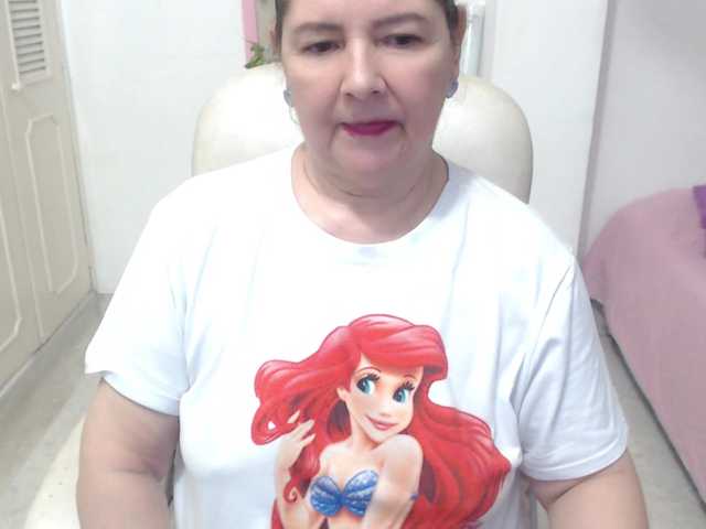 leonela-68 live cam on BongaCams