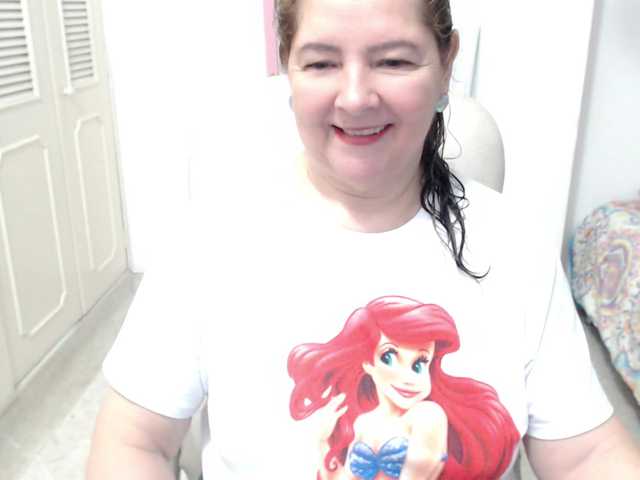 leonela-68 live cam on BongaCams