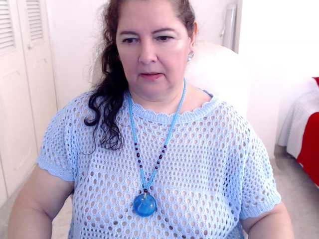 leonela-68 live cam on BongaCams
