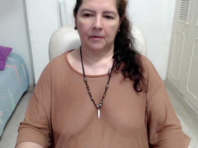 leonela-68 online