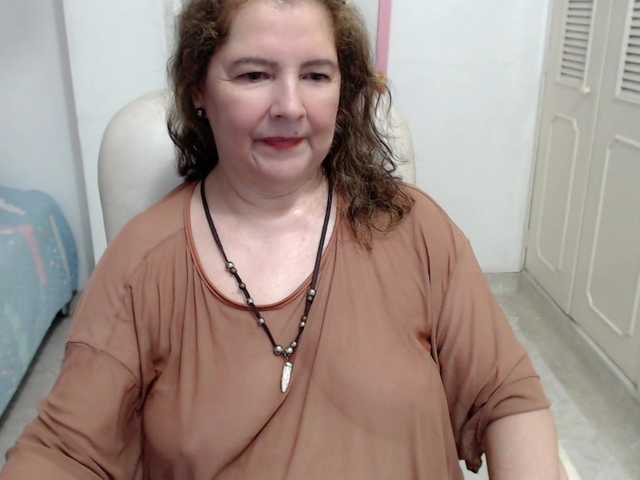 leonela-68 live webcam show