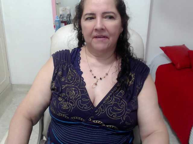 leonela-68 live cam on BongaCams