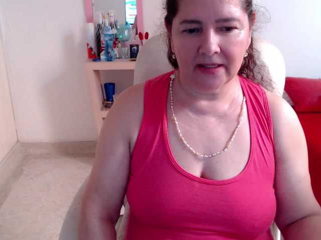 leonela-68 live cam on BongaCams