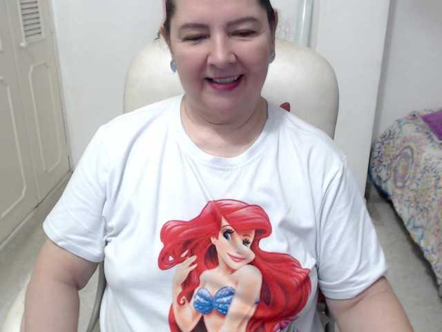 leonela-68 live cam on BongaCams
