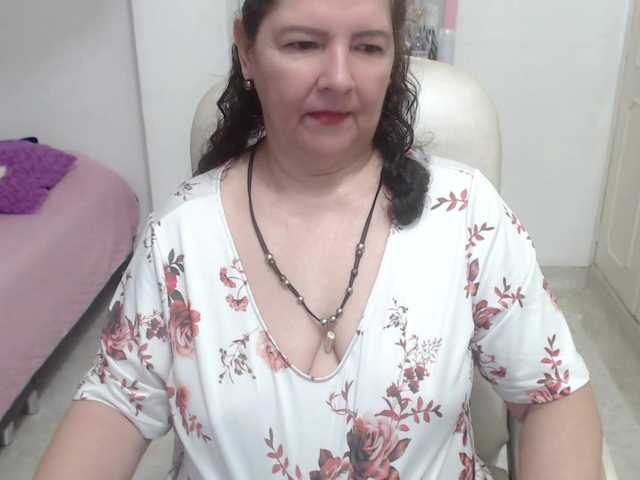 leonela-68 live cam