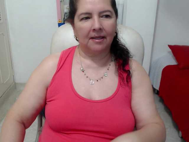 leonela-68 live cam on BongaCams