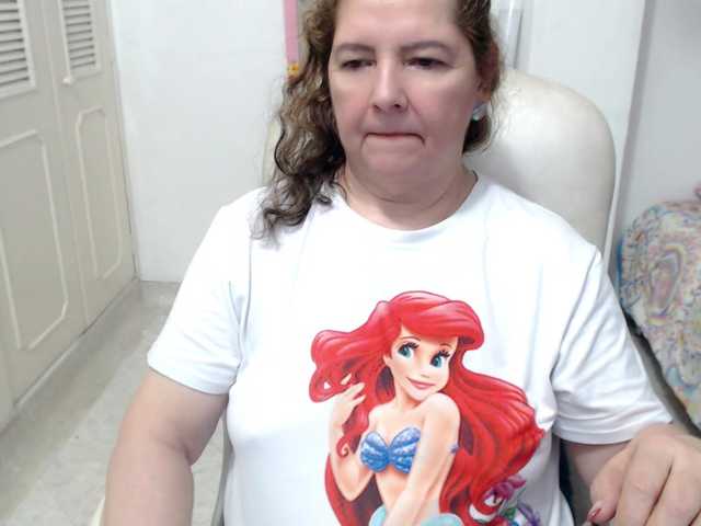leonela-68 live cam on BongaCams