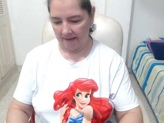 leonela-68 live cam on BongaCams