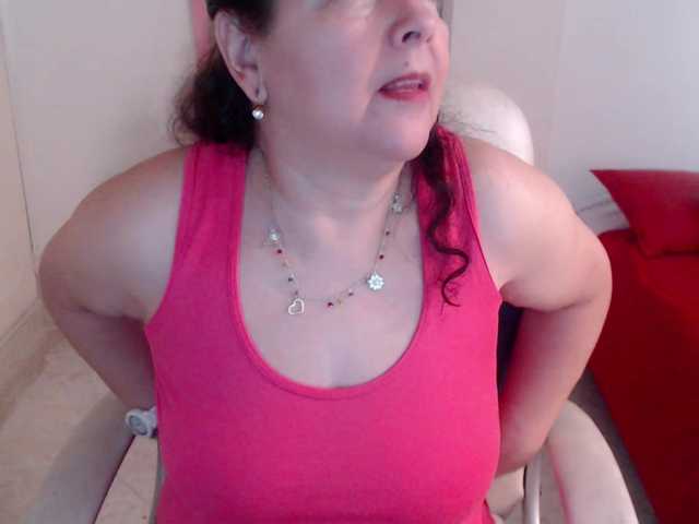 leonela-68 live cam on BongaCams