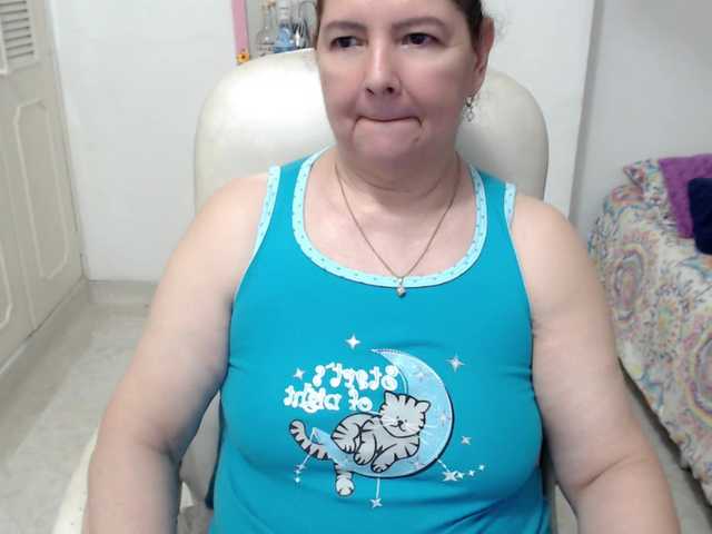 leonela-68 live cam on BongaCams