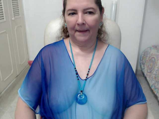 leonela-68 live cam preview