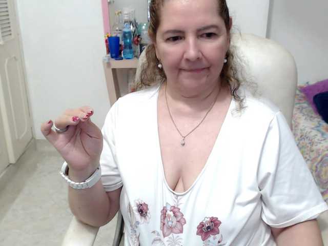 leonela-68 live webcam show