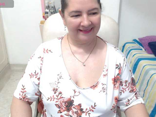 leonela-68 live cam on BongaCams