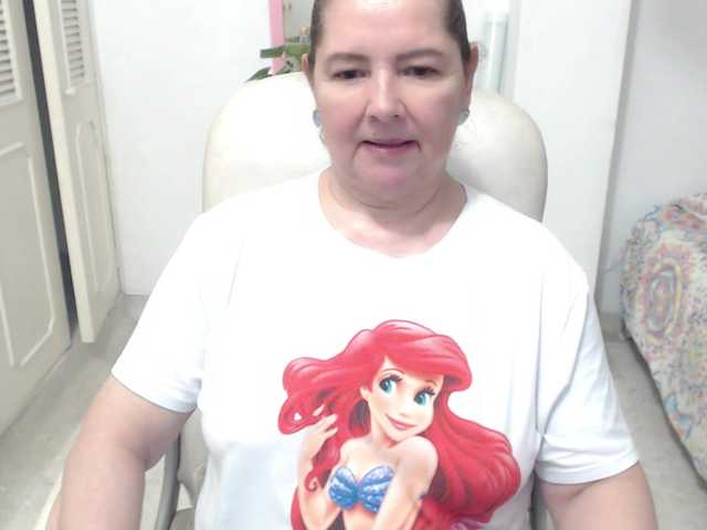 leonela-68 live cam on BongaCams