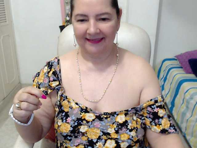leonela-68, en directo ahora en BongaCams
