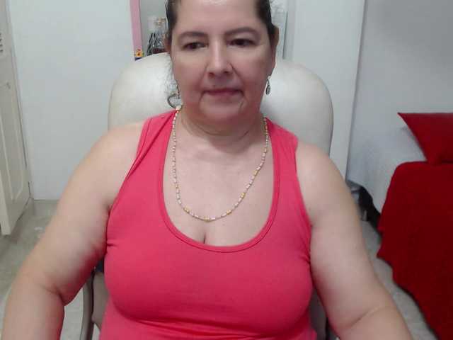 leonela-68 live cam on BongaCams