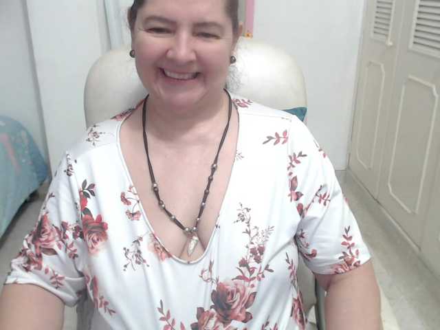 leonela-68 live cam on BongaCams